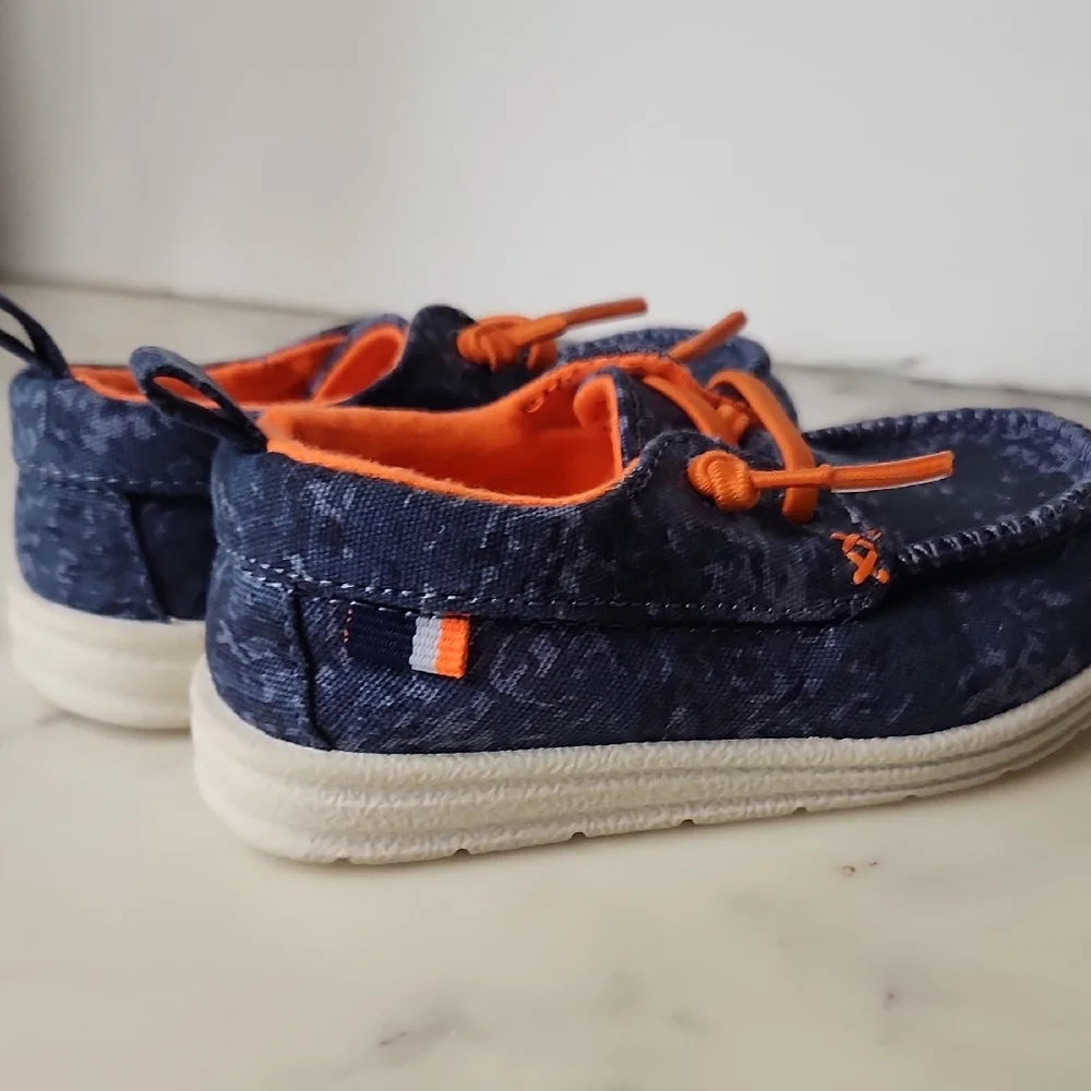 Cat & Jack Kids' Denim Moccasins with Orange Laces Sz 5